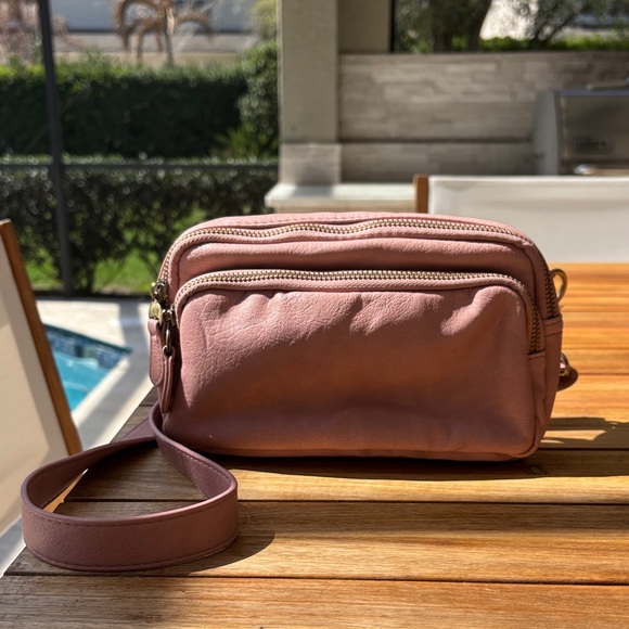 Joy Susan Kylie Double Zip Sling Belt Bag in Blush. Good used condition - Picture 4 of 12